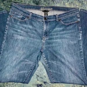 🛑 SOLD ‼️ 3 PC NEW YORK & COMPANY DENIM JEANS (2) & BLUE KNIT SWEATER SZ 16/XL